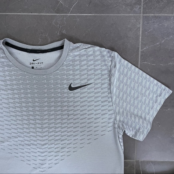 NIKE Mens Gray T-Shirt main image 1